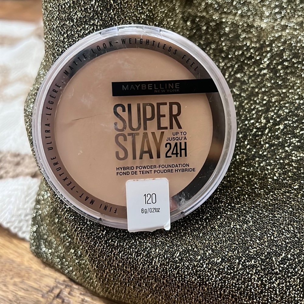 Maybelline Super Stay Up to 24HR Hybrid Powder-Foundation, 120. Seal broke by me